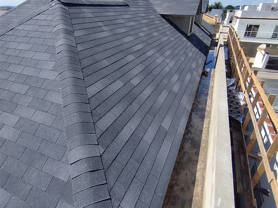 Cobertura em shingle de casa em steel frame
